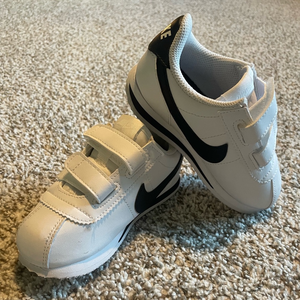 Nike 9C - New Without Tags - Black and White